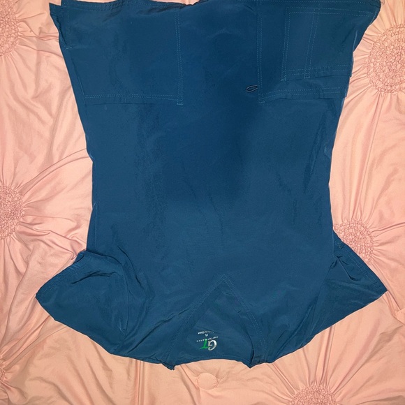 Women’s Scrubs - Picture 12 of 16